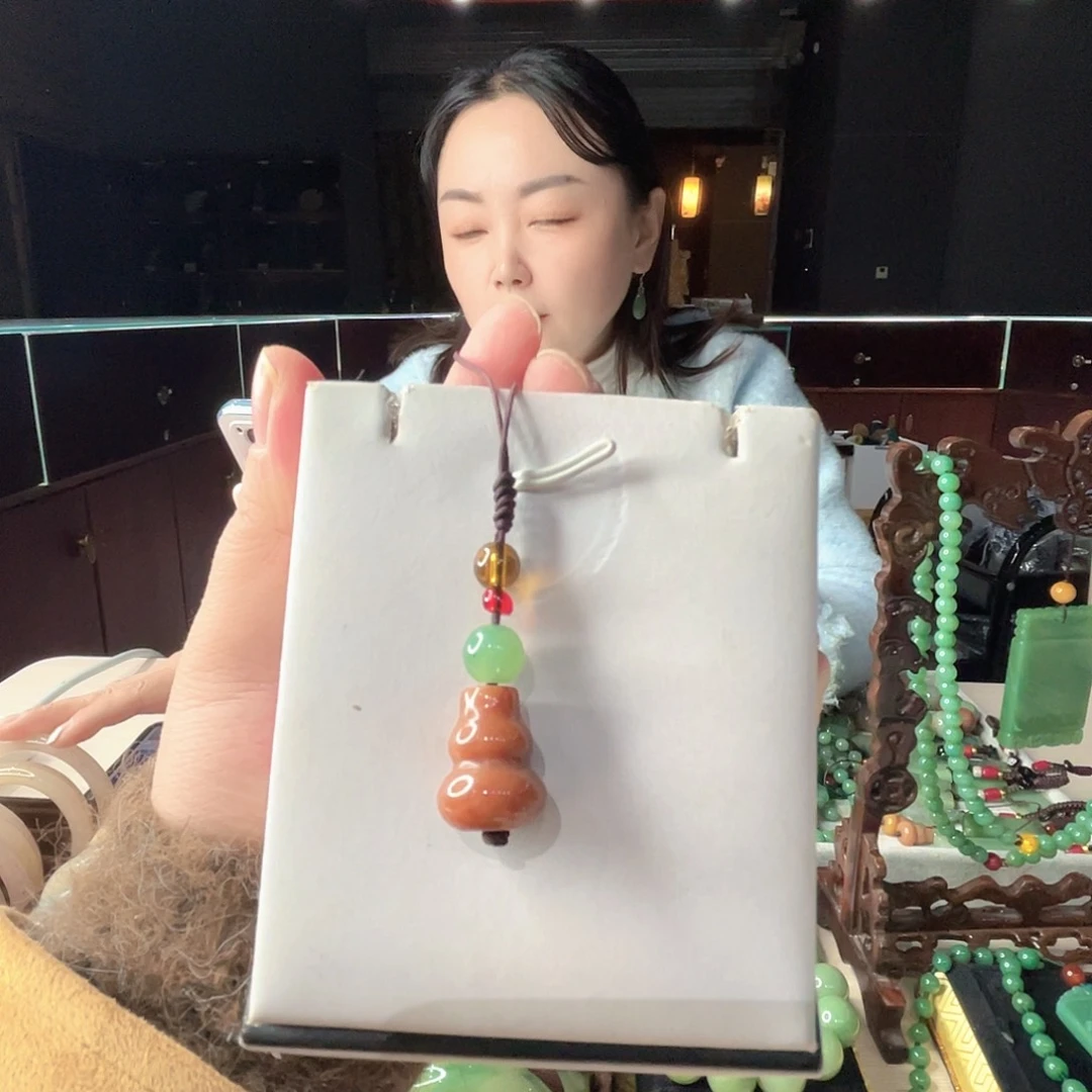 密玉（石英质玉）未镶嵌颈饰