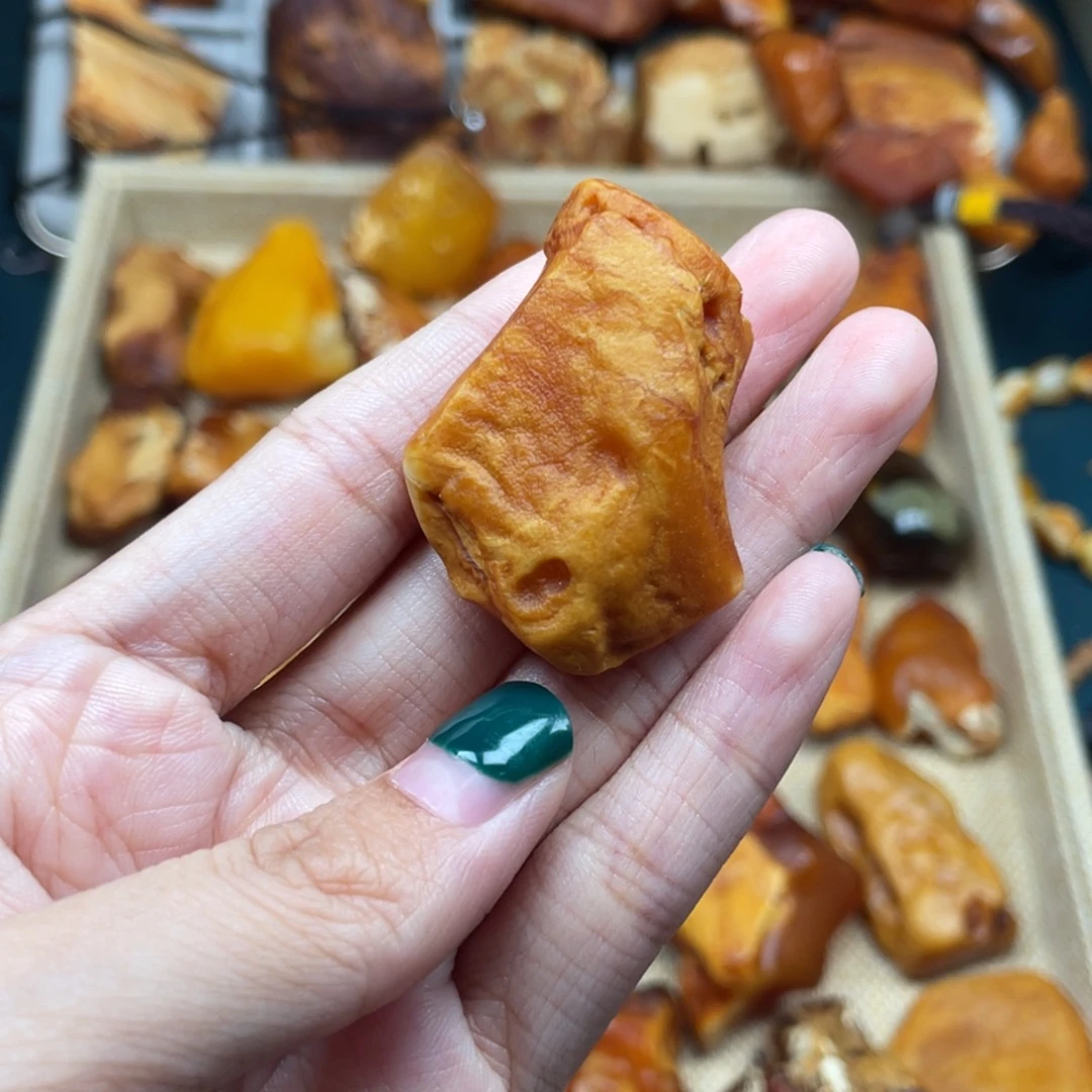 琥珀未镶嵌珠宝奇石