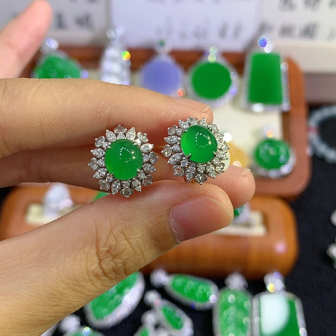 【闪购商品】18K金镶嵌翡翠耳环蛋面