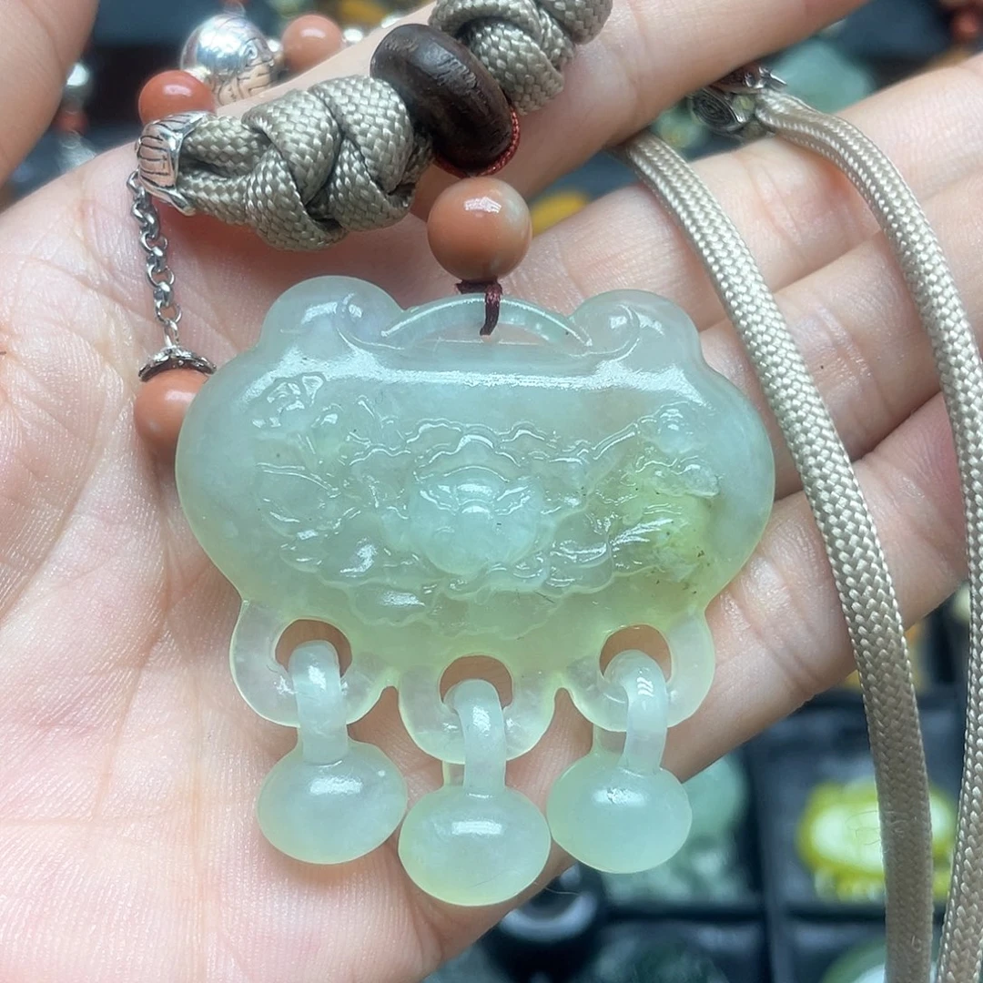 未镶嵌蛇纹石玉项链