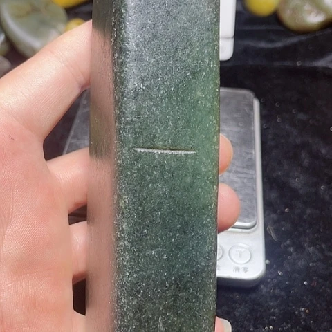 颈饰未镶嵌和田玉（糖玉）