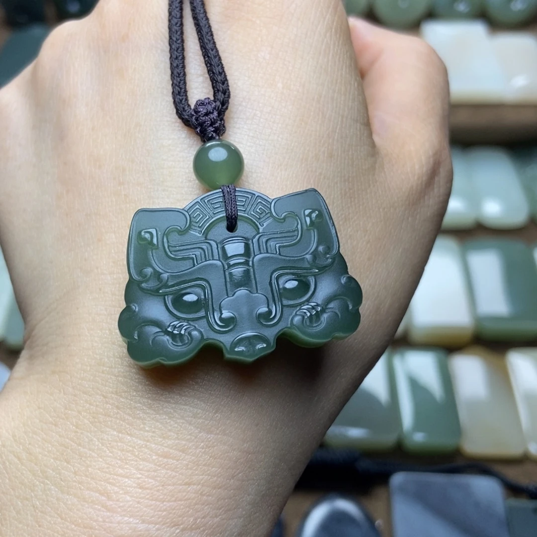 颈饰未镶嵌和田玉