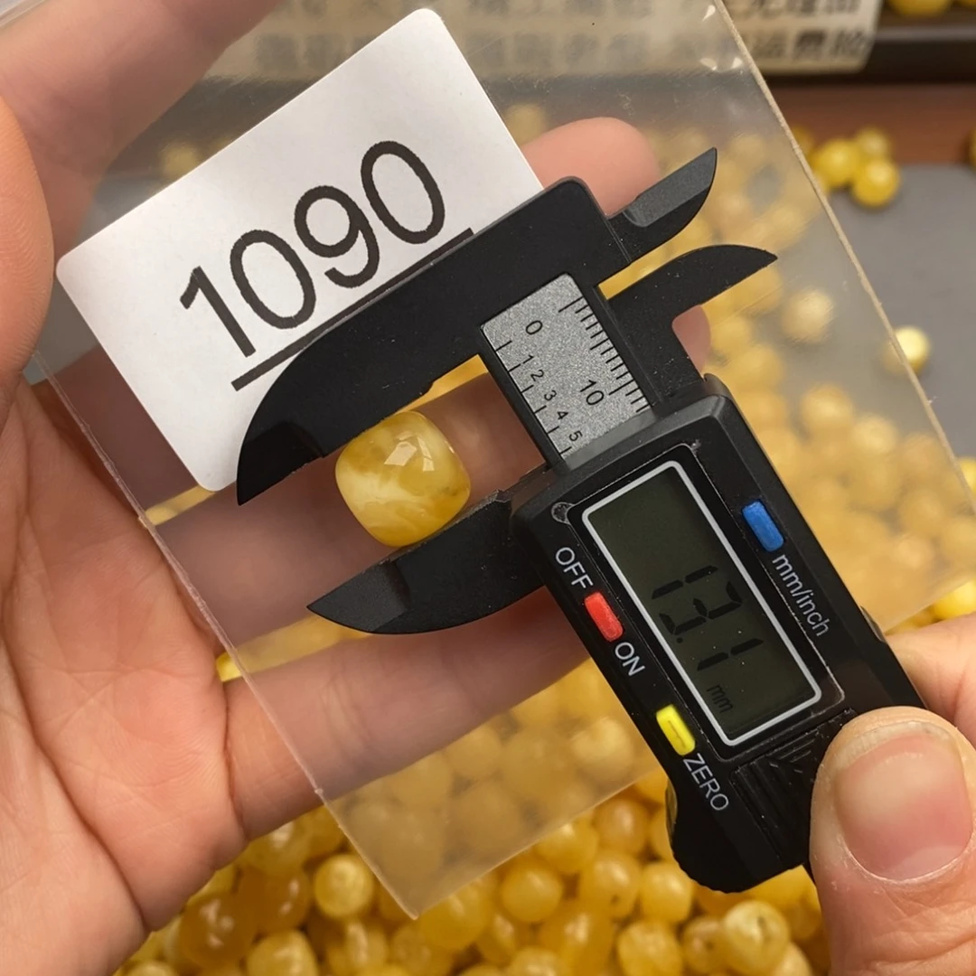 蜜蜡珠宝奇石未镶嵌