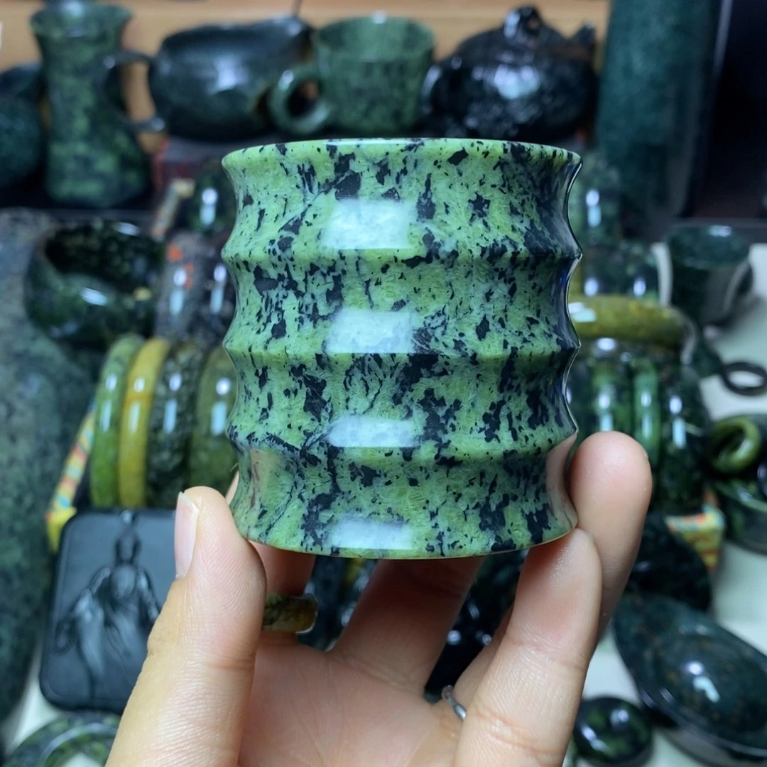 蛇纹石玉未镶嵌吊坠