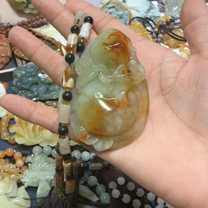 蛇纹石玉吊坠合金