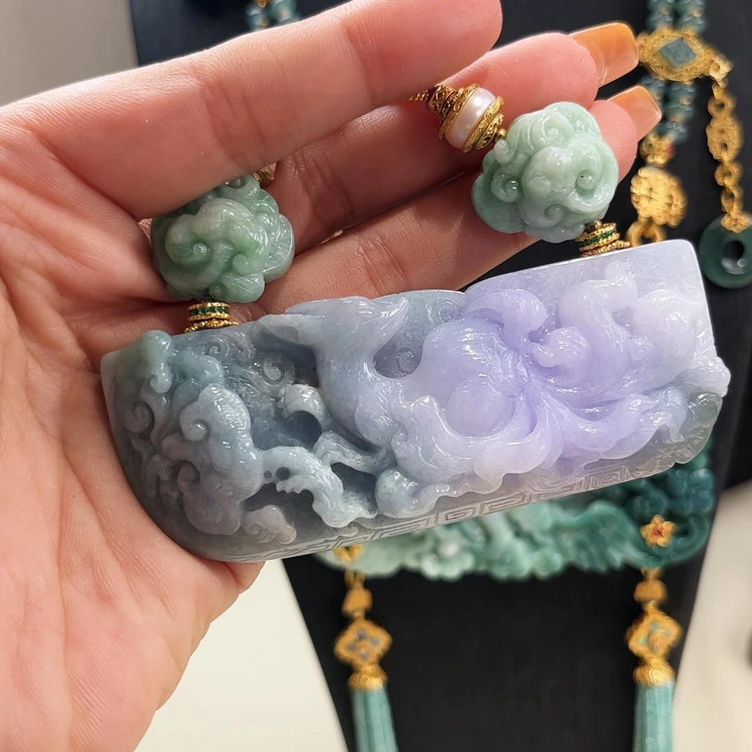 【闪购商品】翡翠吊坠(赠链)未镶嵌九尾