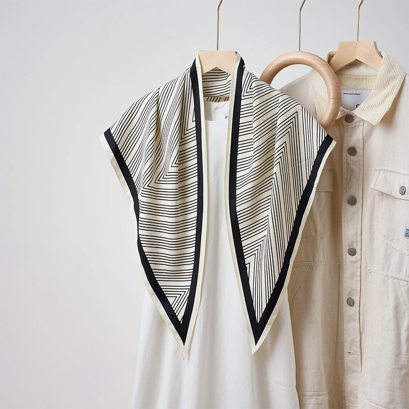 新款多功能百搭披肩韩系简约时尚菱形巾仿真丝质感凉感丝巾