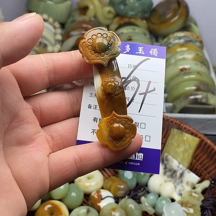 未镶嵌蛇纹石玉颈饰