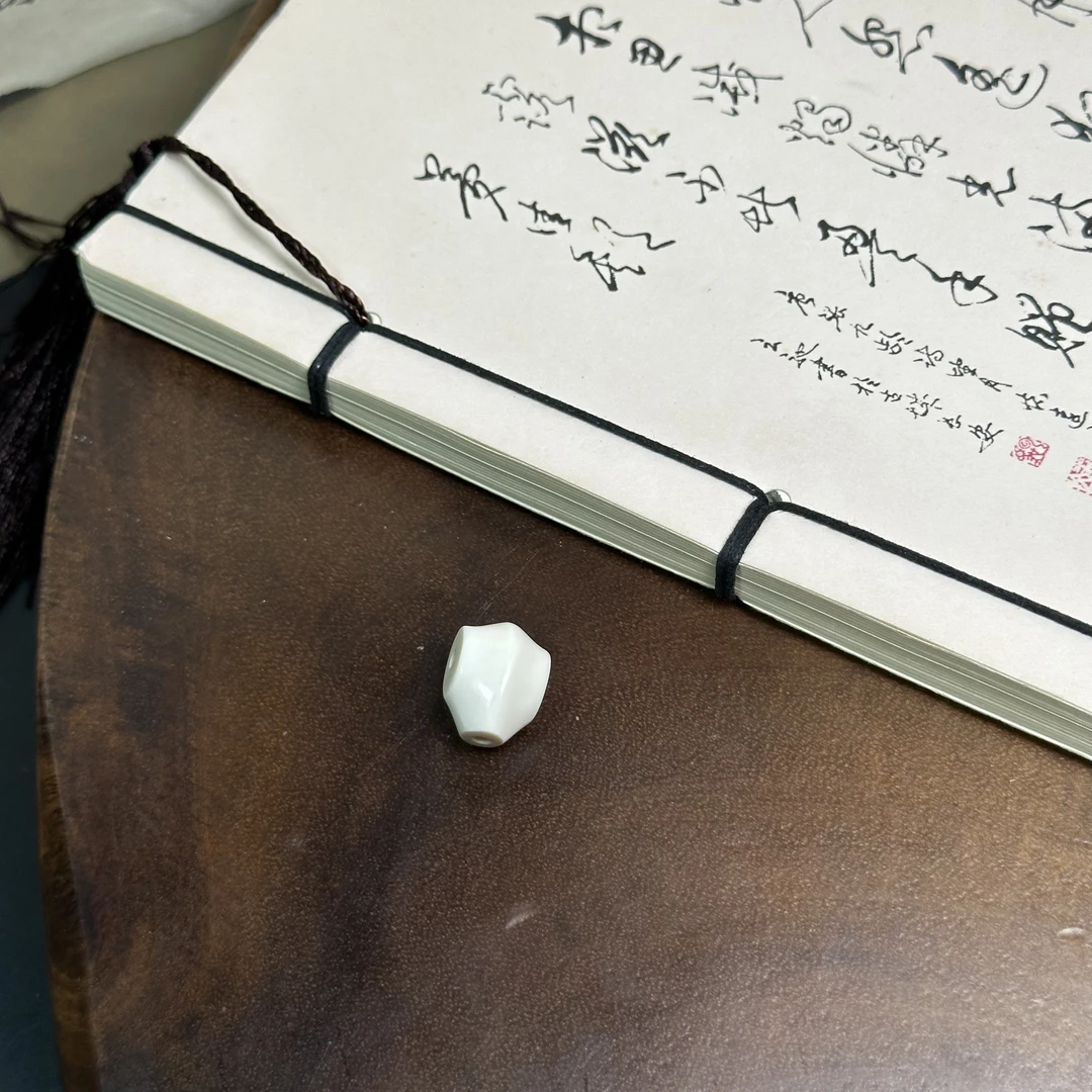 D707天然猛犸鲨鱼背三通配饰