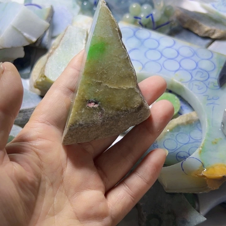 颈饰未镶嵌翡翠大**W