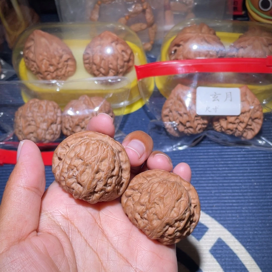 文玩核桃吊坠凤凰山40