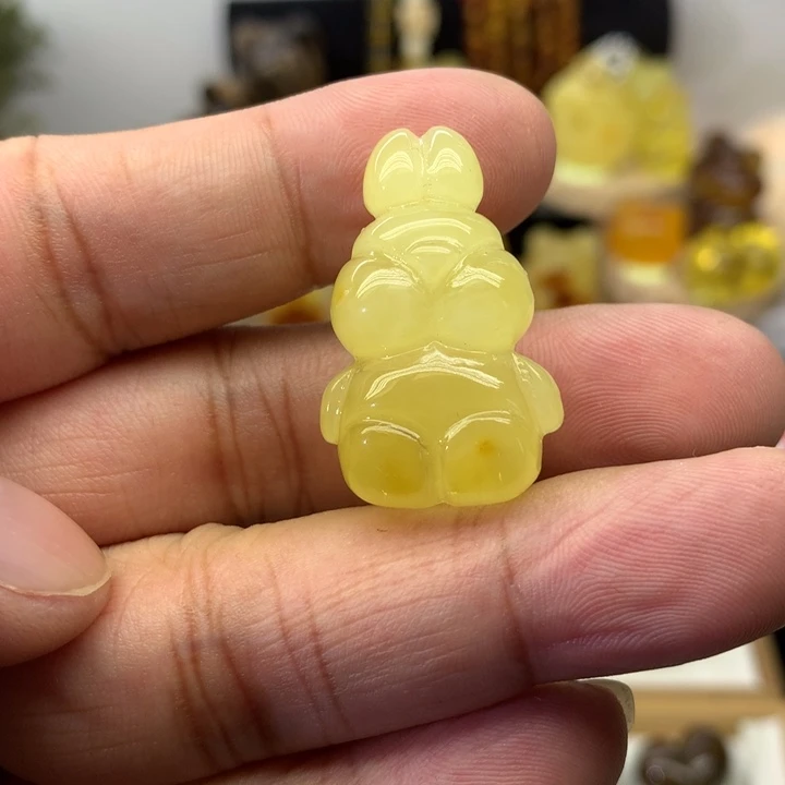 琥珀颈饰未镶嵌兔子
