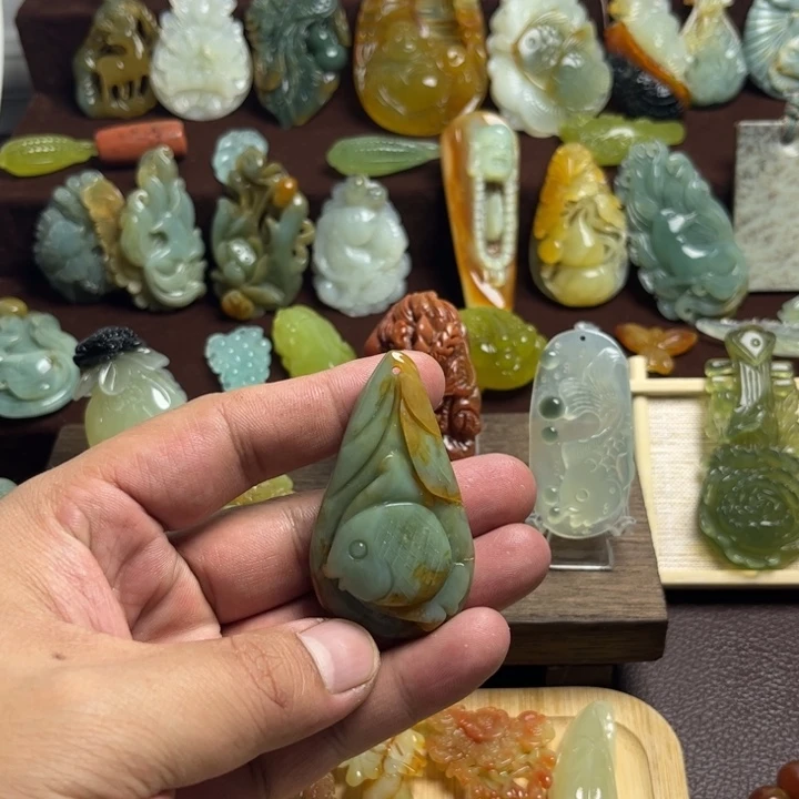 蛇纹石玉合金颈饰