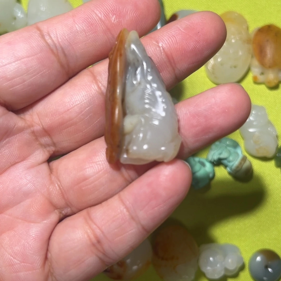 和田玉（糖玉）未镶嵌颈饰