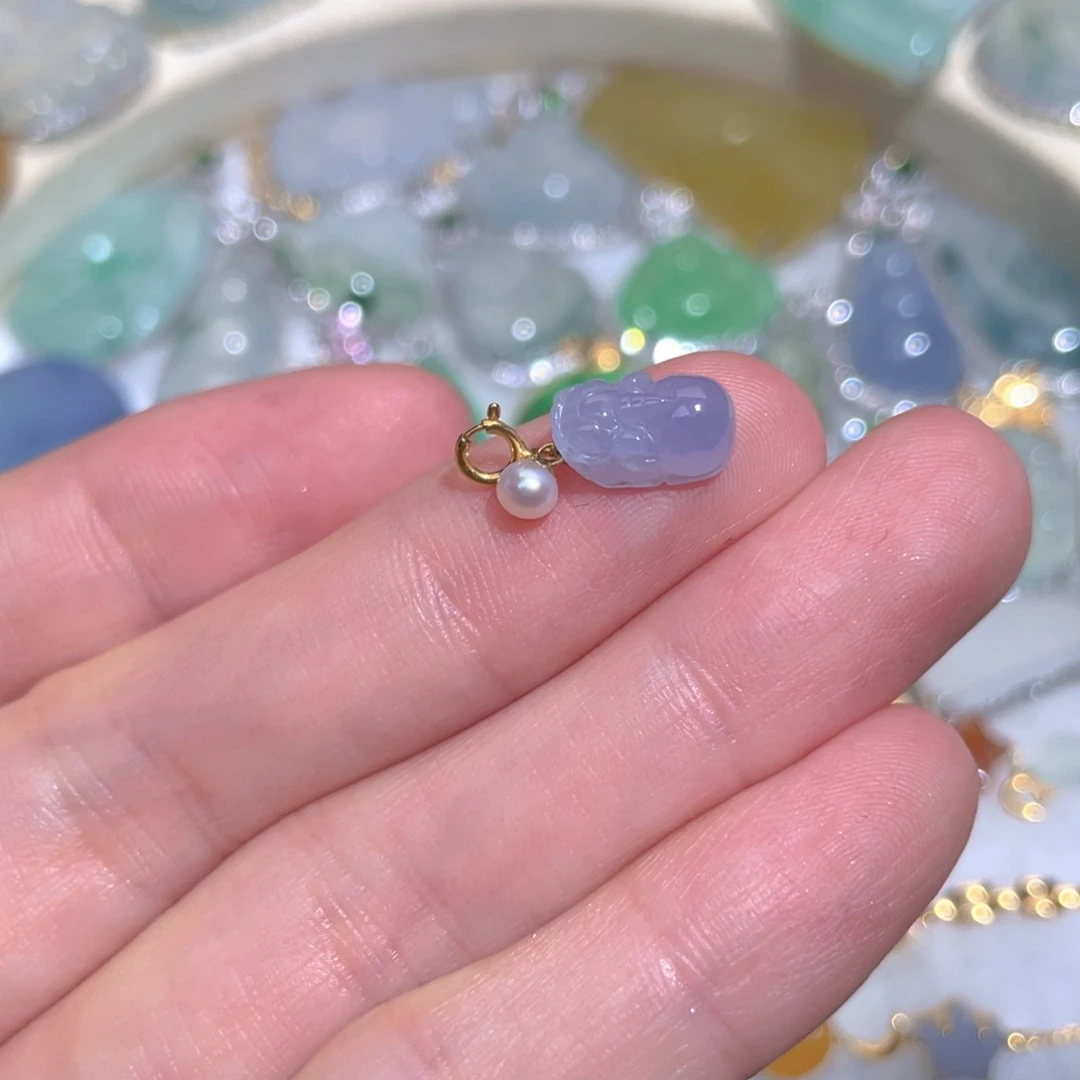 翡翠颈饰18K金镶嵌翡翠