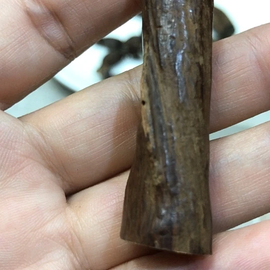 沉香吊坠向****鱼沉香吊坠
