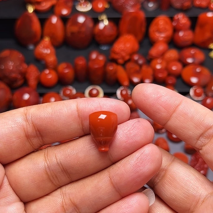 南红玛瑙未镶嵌配饰满色满肉三通11.8mm