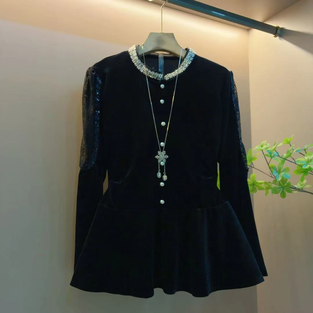 重工钉珠圆领时尚气质轻奢修身显瘦遮肉收腰韩版上衣（长60左右）