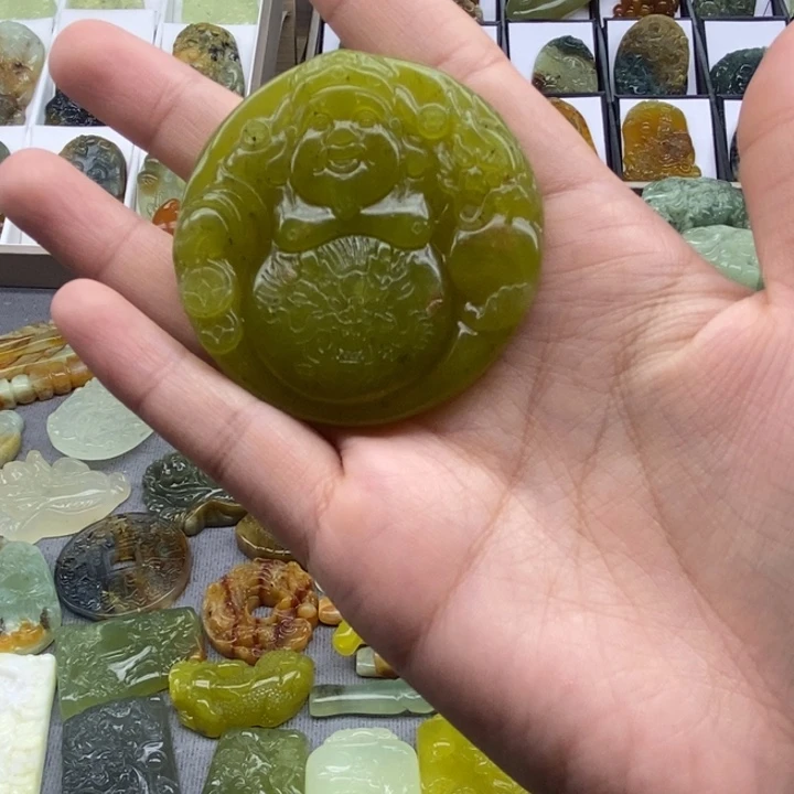 蛇纹石玉未镶嵌颈饰