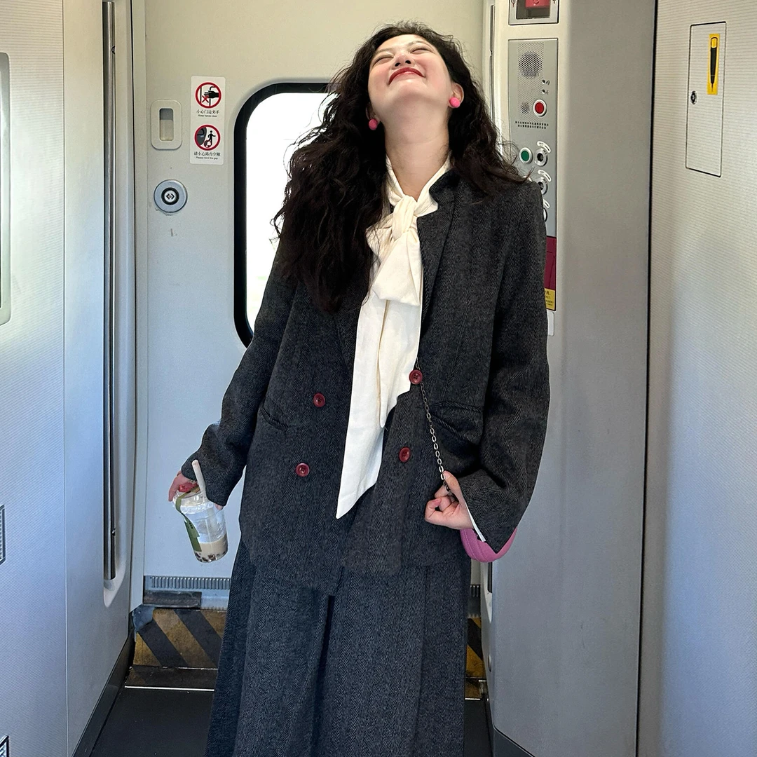 富家千金小香风冬裙套装女秋冬季2025新款西装外套高腰半裙两件套