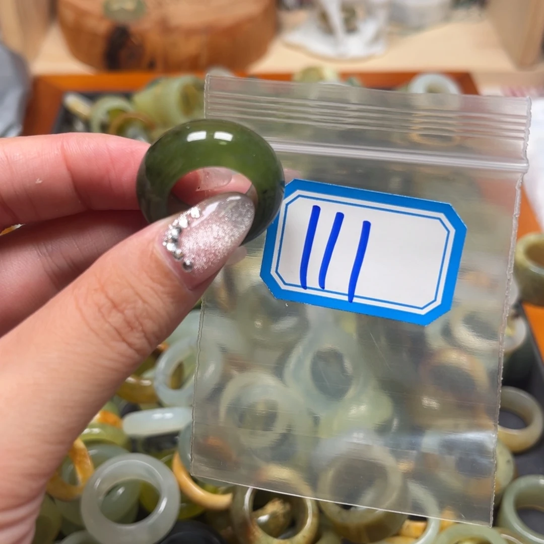 闪***电蛇纹石玉未镶嵌珠宝奇石