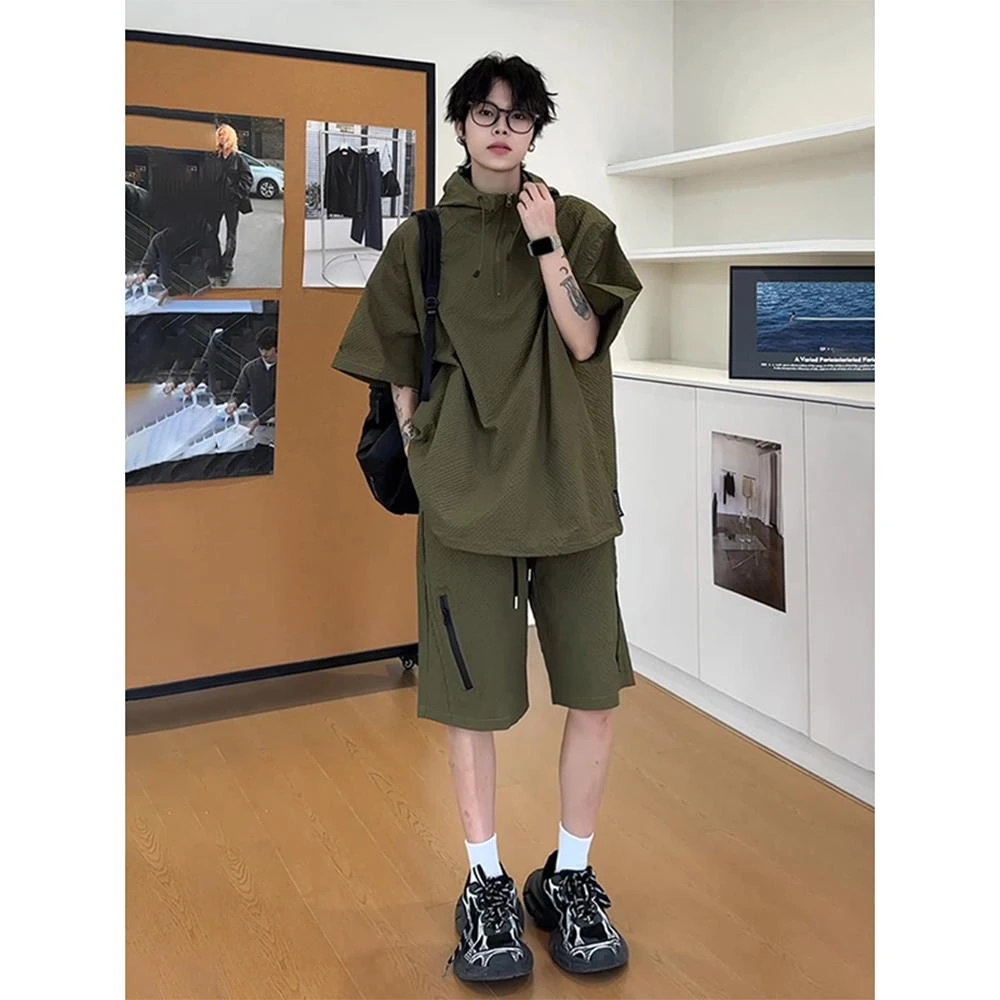 军绿色泡泡纱运动套装男连帽卫衣冰丝短袖短裤男生酷帅穿搭一整套