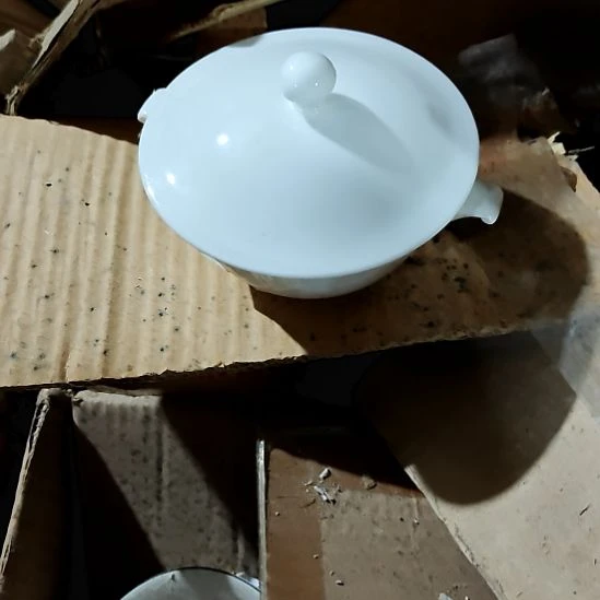 绿泥盘子碗茶壶啥都有