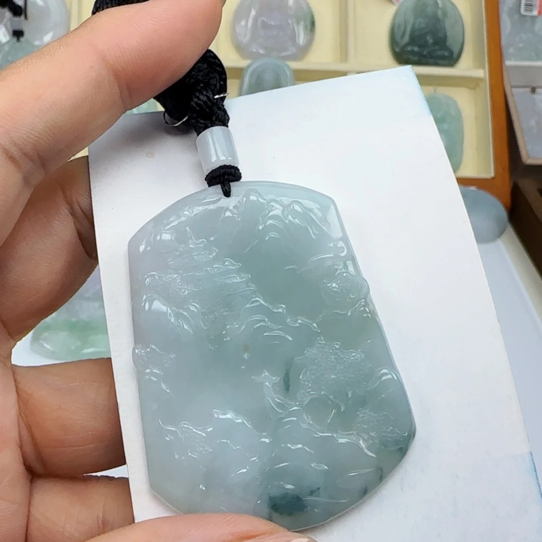颈饰未镶嵌翡翠