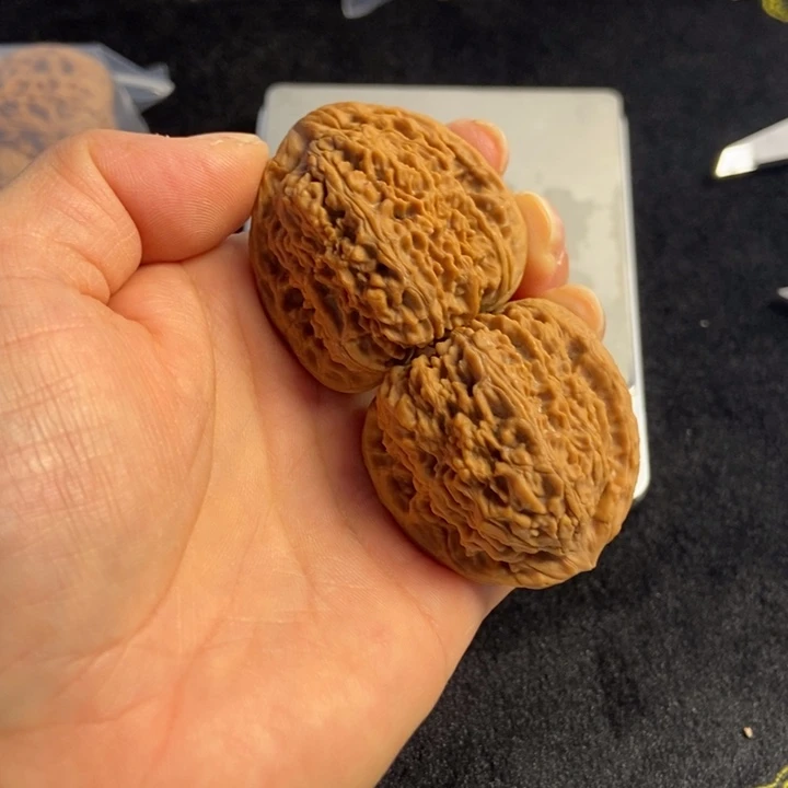 吊坠桃核南疆石300