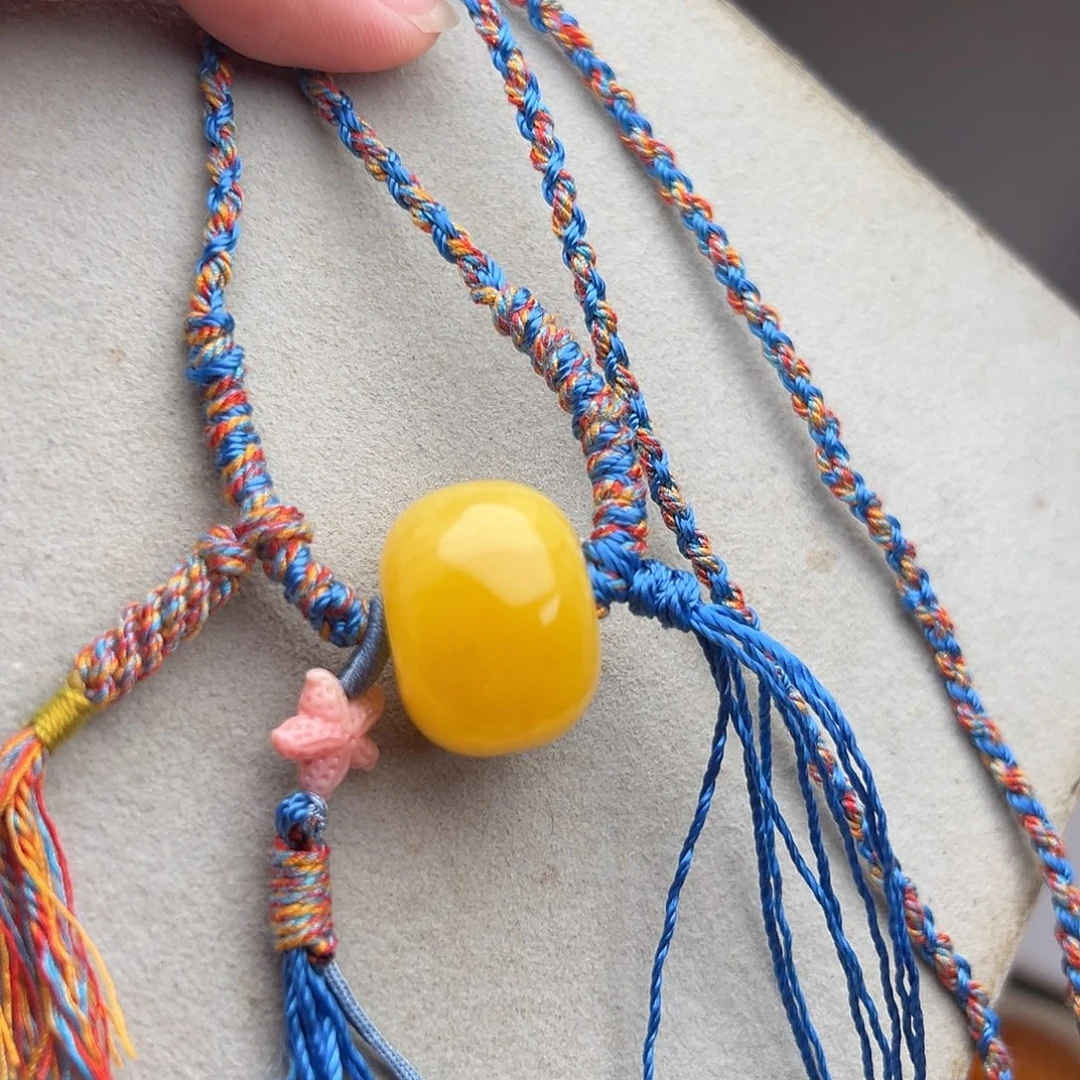 蜜蜡未镶嵌颈饰平安扣