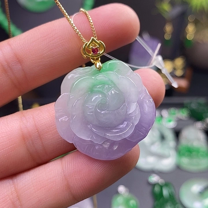 翡翠未镶嵌吊坠(赠链)