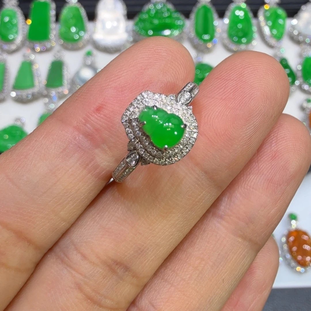 翡翠18K金镶嵌戒指收到货48小时鉴赏期