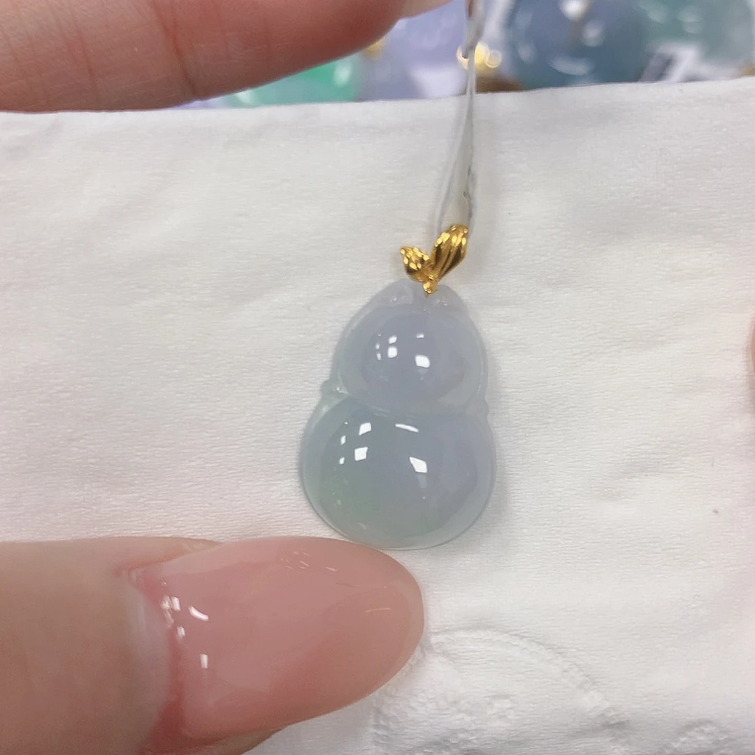 颈饰18K金镶嵌翡翠天然缅甸a货翡翠百元以上九米证书费自理