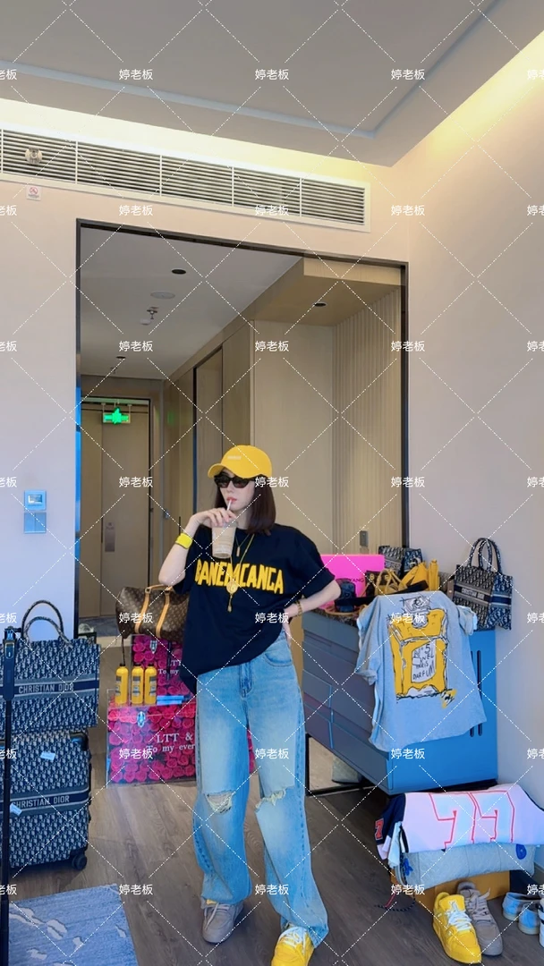 『婷老板』新款、双破洞百搭蓝色牛仔裤888