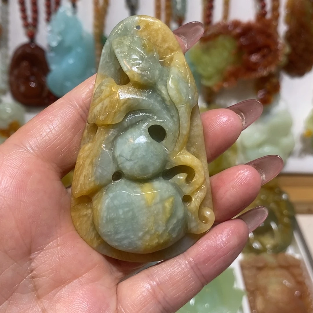 蛇纹石玉未镶嵌颈饰