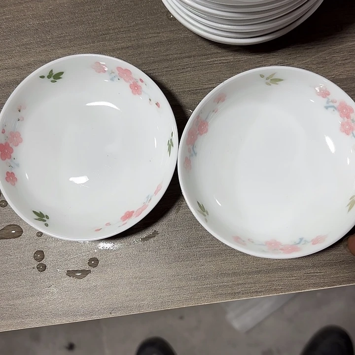 陶调味碟调味10公分，手绘梅花