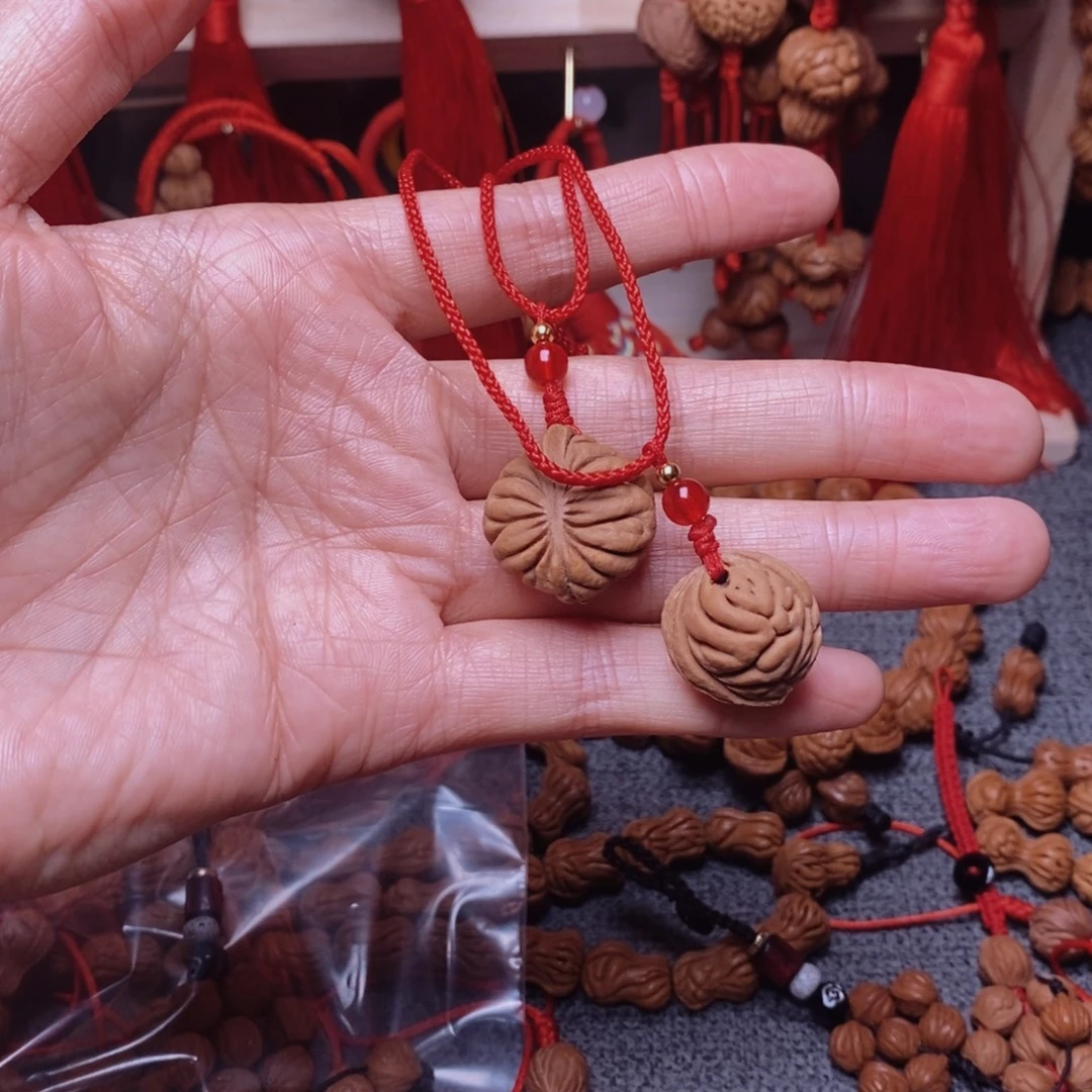 吊坠桃核桃枭挂件