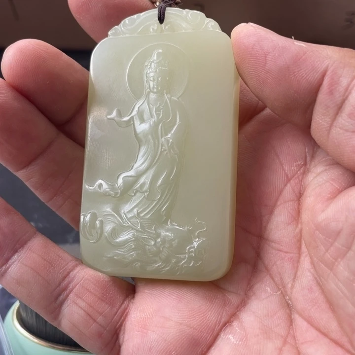 玉黄色御龙观音吊坠