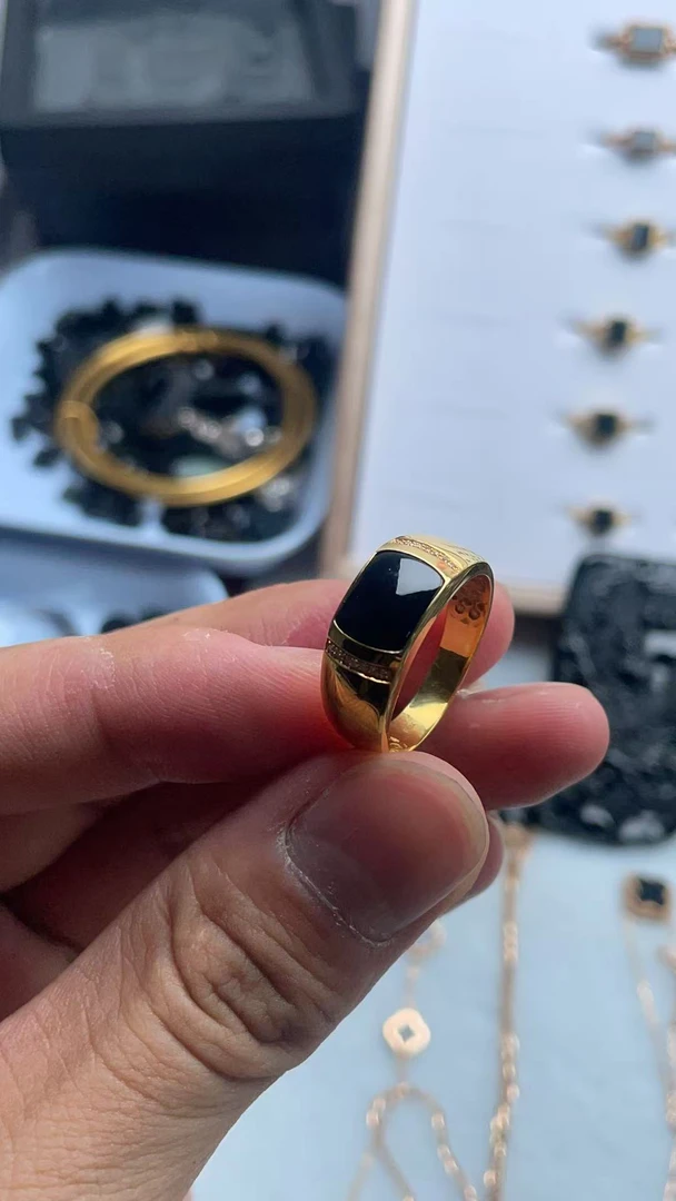 18k墨翠金镶嵌男