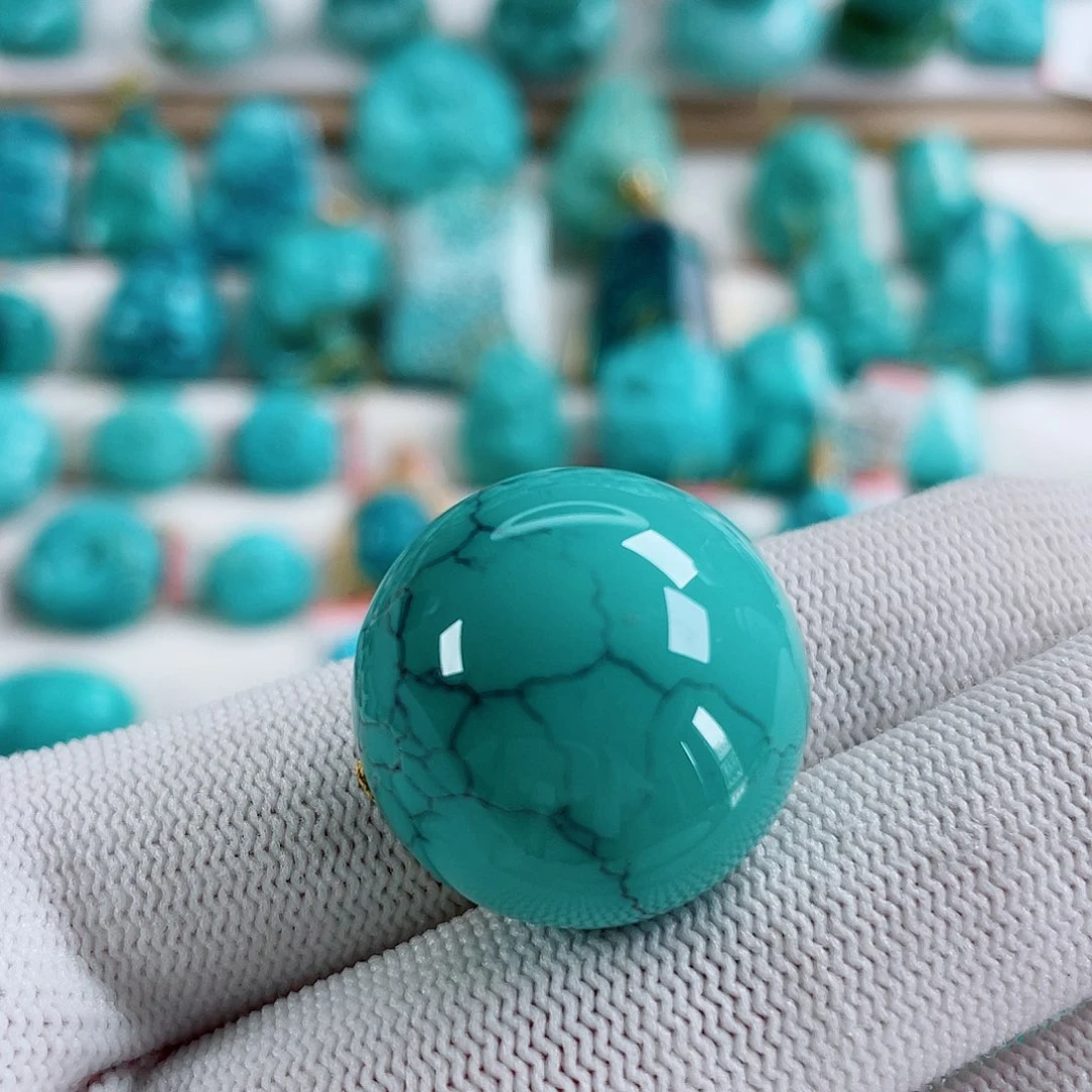 绿松石未镶嵌颈饰