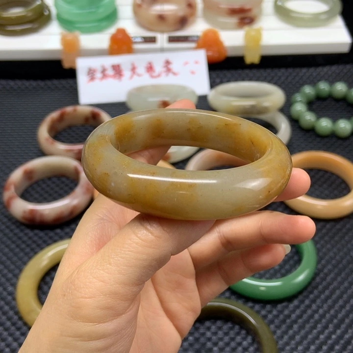 石英质玉未镶嵌手镯