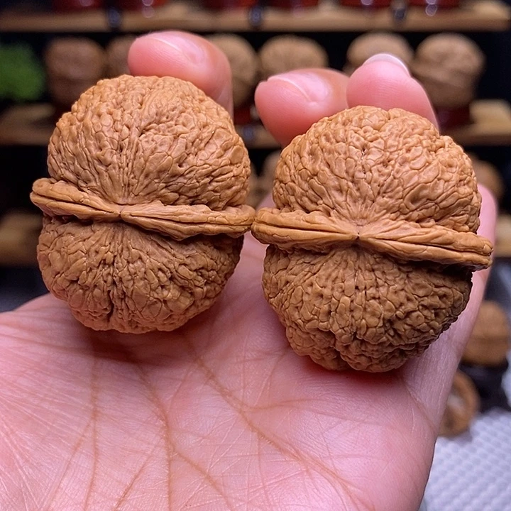 文玩核桃吊坠脑纹元宝25