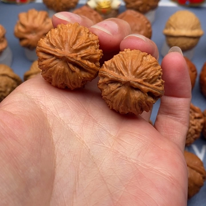 文玩核桃把件树皮球