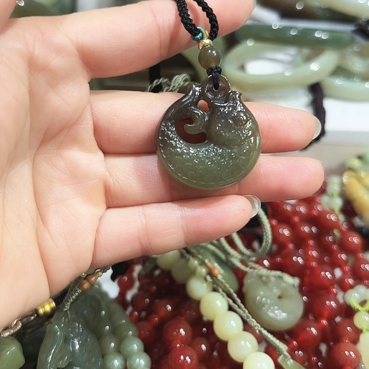 石英岩玉未镶嵌手镯