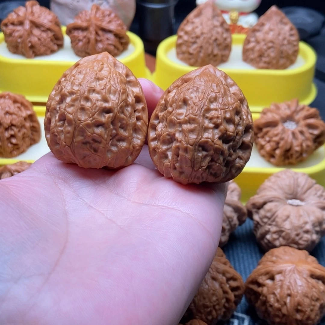 文玩核桃吊坠穿山甲