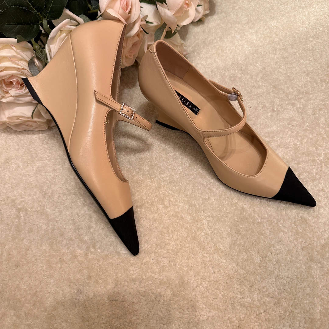 【断码特价】时尚小众轻奢羊皮拼接一字带尖头坡跟高跟鞋 3311-2