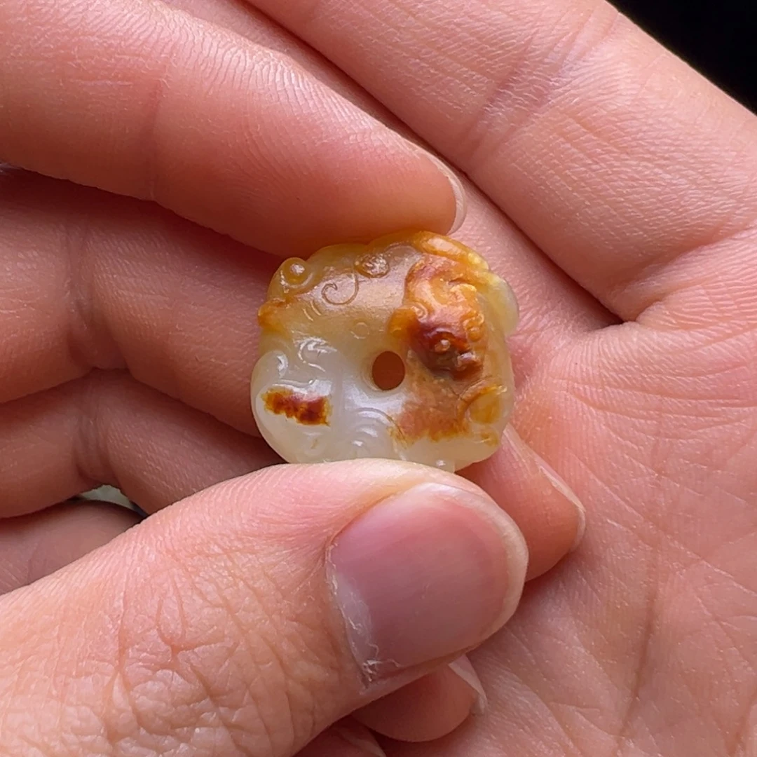 和田玉挂件未镶嵌液****哥