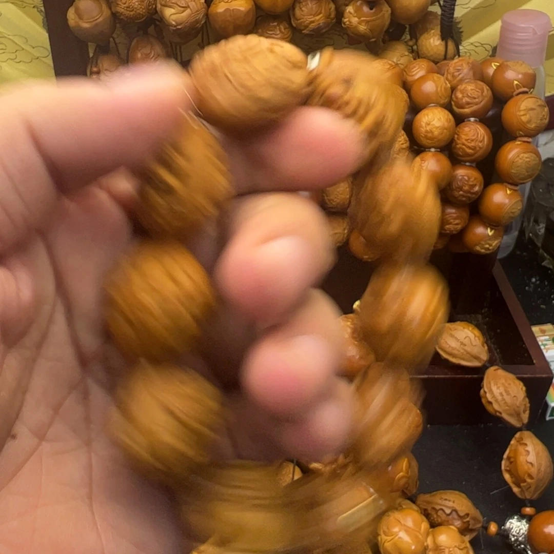 热***8吊坠橄榄核瑕疵处理