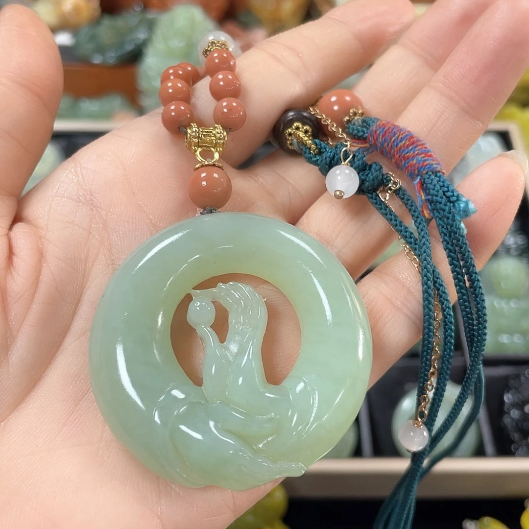 蛇纹石玉颈饰未镶嵌