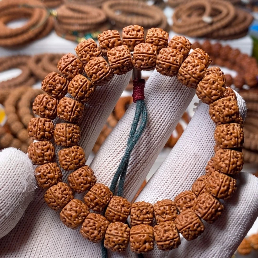 金刚菩提手串五瓣龙切满肉盘龙手持，尺寸10.5